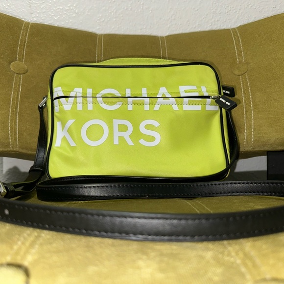 Michael Kors Bag, Neon Green, Lime - Picture 2 of 11